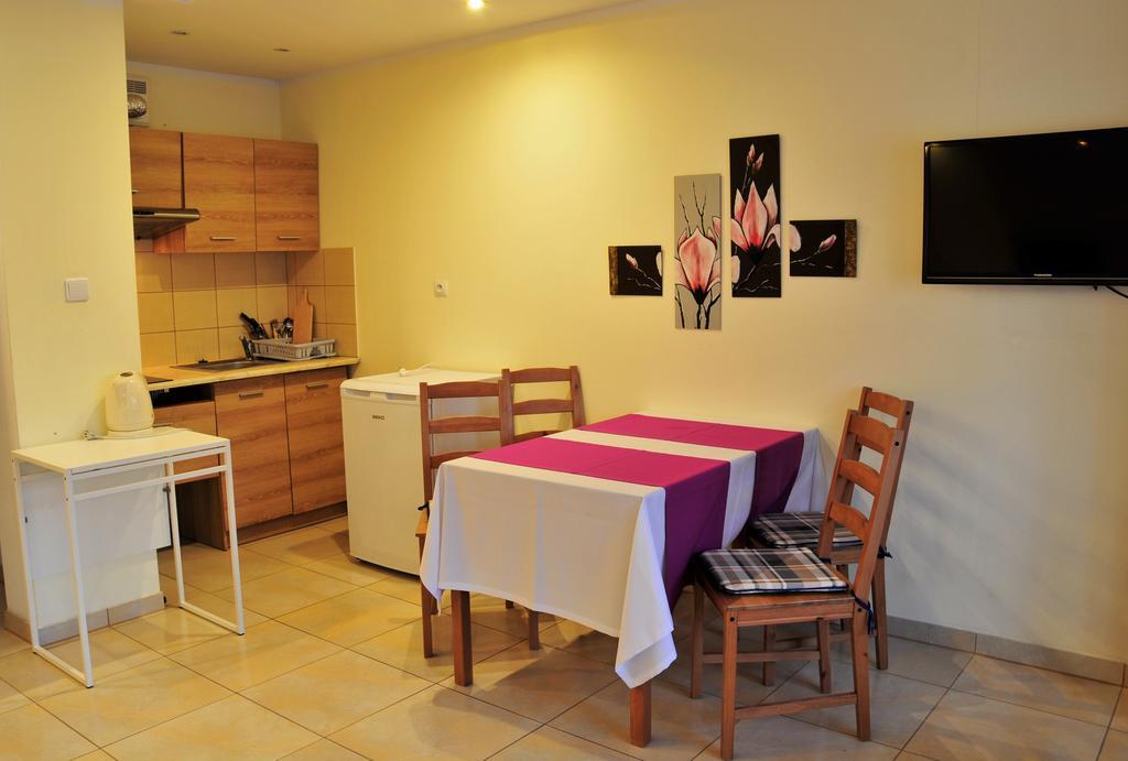 Apartamenty I Pokoje Przy Parku Jelenia Góra Quarto foto